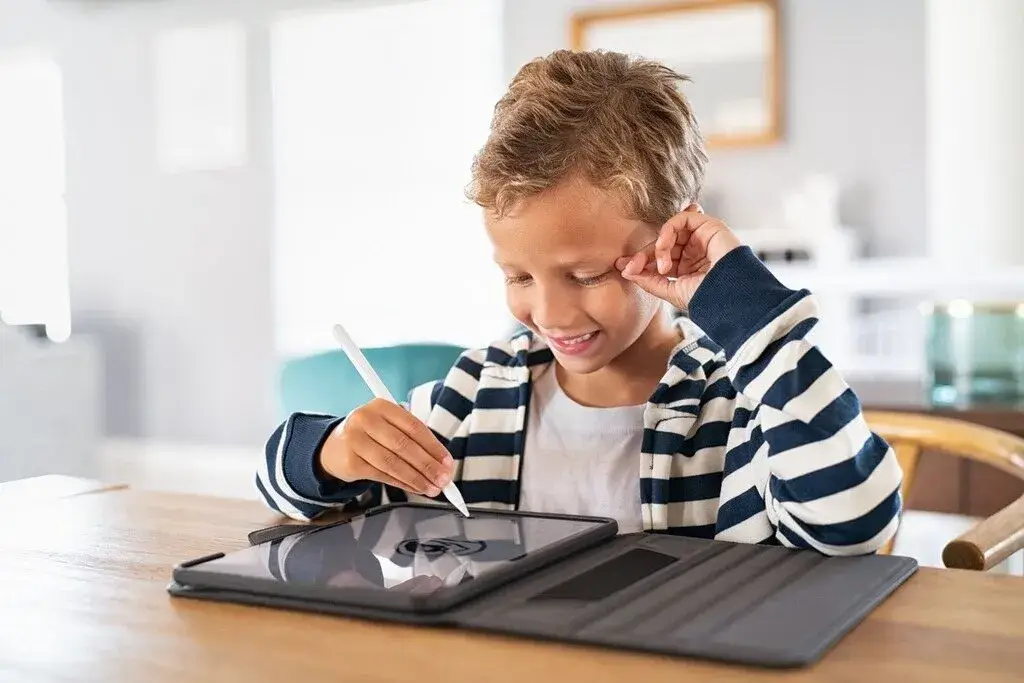 Controle-o-Uso-de-Tecnologia-e-Incentive-Atividades-Off-line-para-o-Desenvolvimento-Infantil